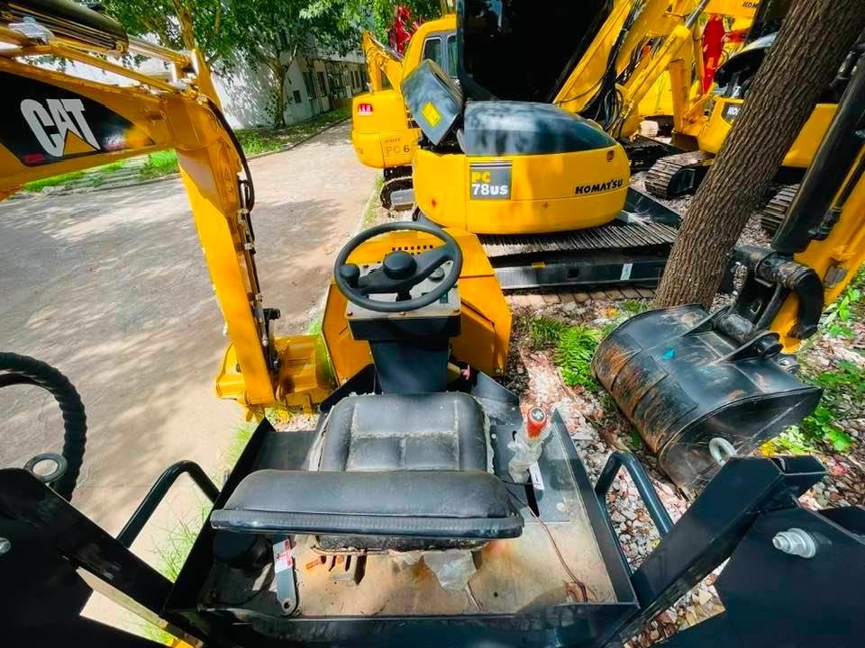 CAT 303 - Mini excavator: picture 4 CAT 303 - Mini excavator: picture 4