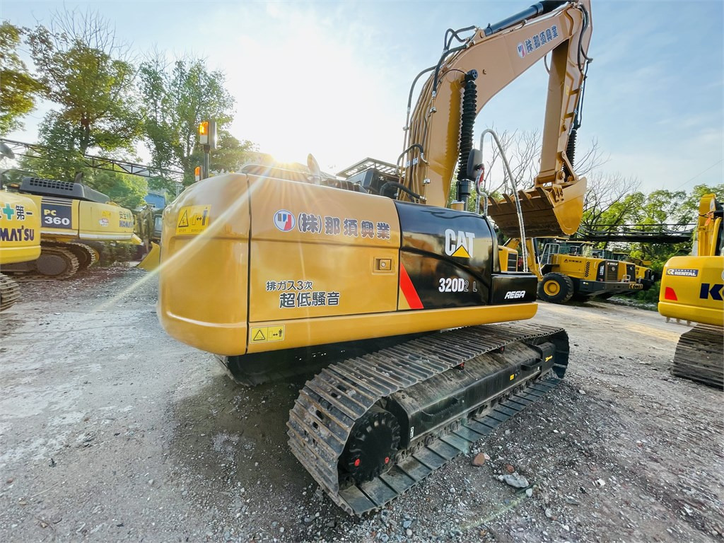 CAT 320D2 L - Excavator: picture 1 CAT 320D2 L - Excavator: picture 1