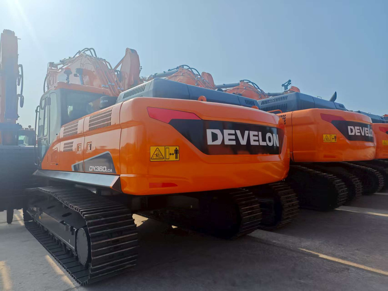Crawler excavator Develon DX360LCA-7M: picture 12
