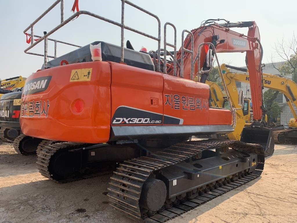 Doosan DX 300 LCA - Crawler excavator: picture 1 Doosan DX 300 LCA - Crawler excavator: picture 1