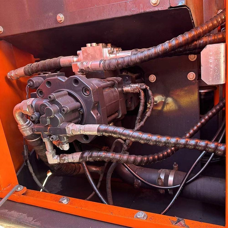 Crawler excavator Doosan DX150LC-9C: picture 9