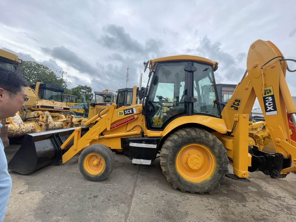 JCB 3Cx - Backhoe loader: picture 1 JCB 3Cx - Backhoe loader: picture 1