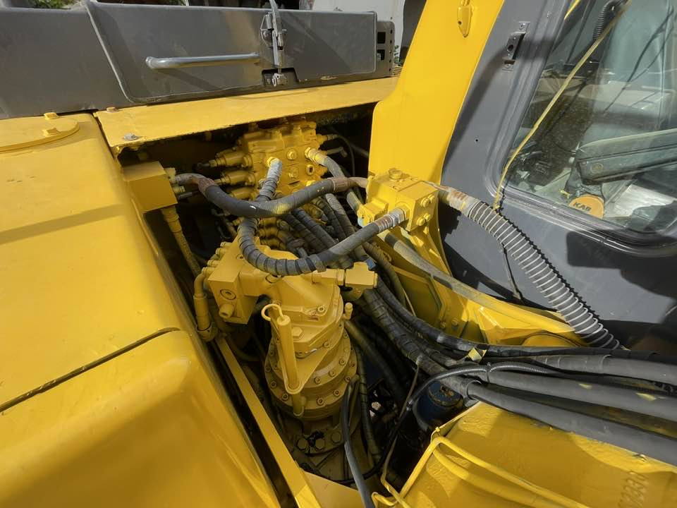 Komatsu PC160LC-7/-8 - Wheel excavator: picture 4 Komatsu PC160LC-7/-8 - Wheel excavator: picture 4