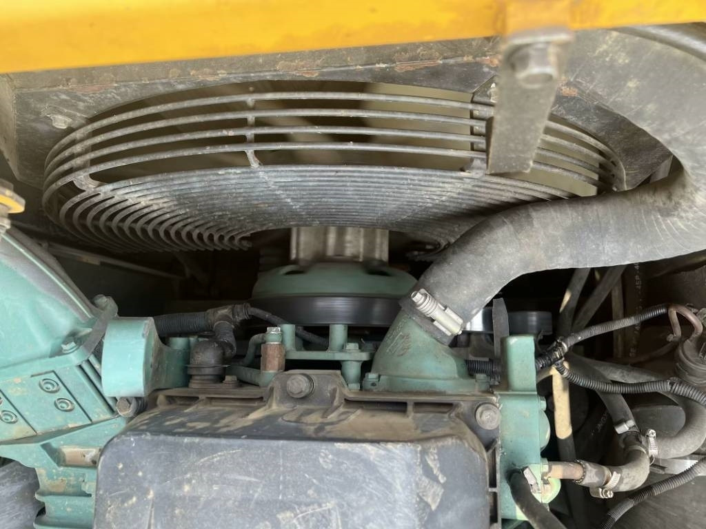 Crawler excavator Volvo 480: picture 22