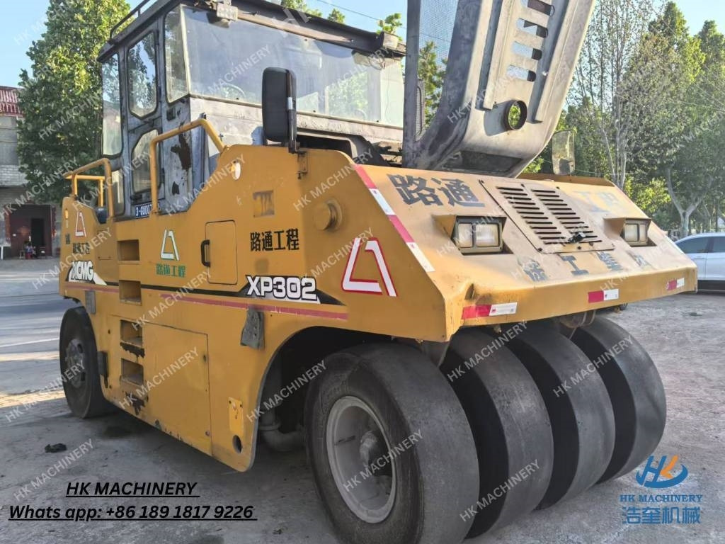 XCMG XP302 - Pneumatic roller: picture 2 XCMG XP302 - Pneumatic roller: picture 2