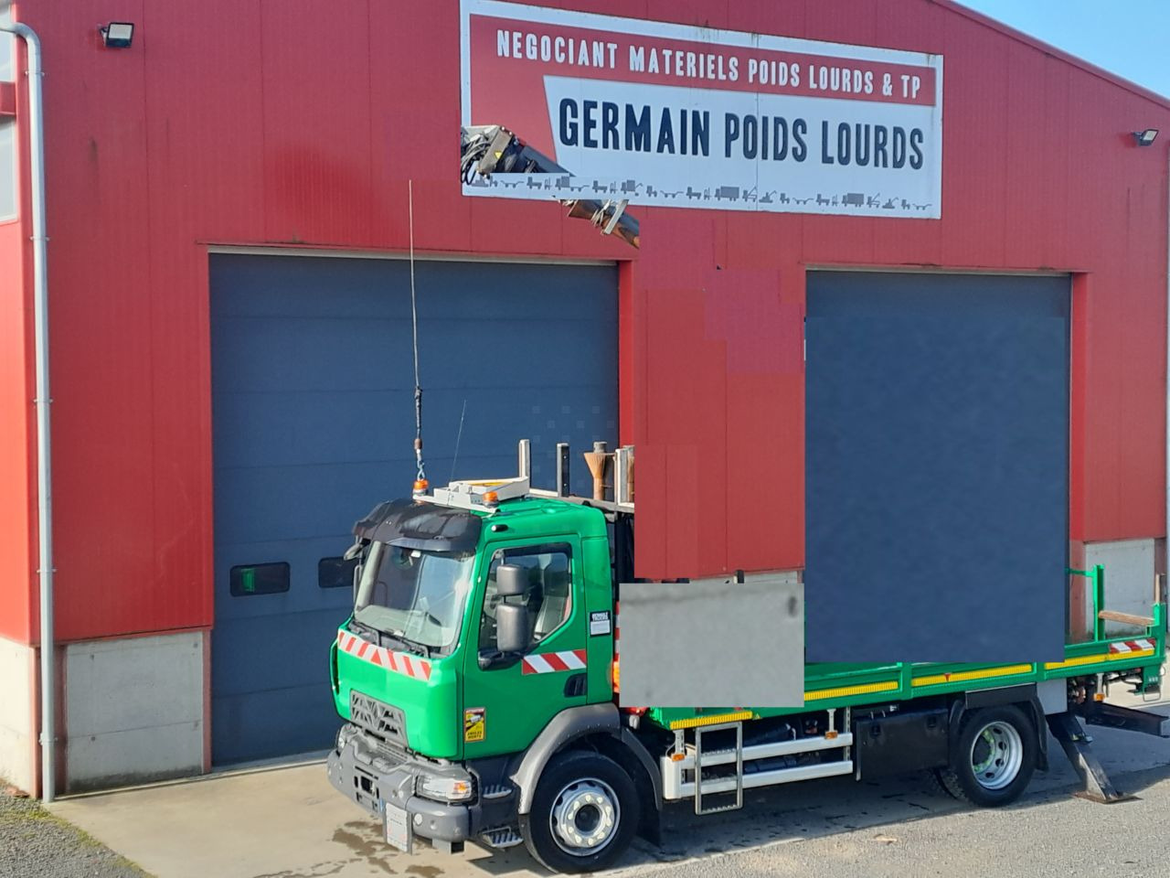 Renault D250 13 t 4x2 Ampliroll Truck - Hook lift truck: picture 2 Renault D250 13 t 4x2 Ampliroll Truck - Hook lift truck: picture 2