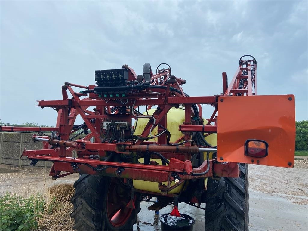 Hardi COMANDER 2800 L 24 M - Trailed sprayer: picture 4 Hardi COMANDER 2800 L 24 M - Trailed sprayer: picture 4