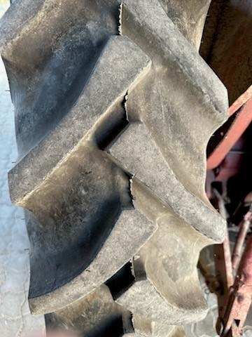 International 474 M.FRONTLÆSSER - Farm tractor: picture 4 International 474 M.FRONTLÆSSER - Farm tractor: picture 4