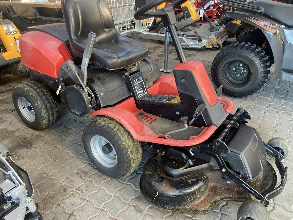 Jonsered FR2215MA - Municipal tractor: picture 1 Jonsered FR2215MA - Municipal tractor: picture 1