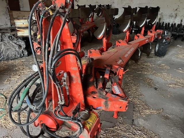 Kuhn VARI-MASTER 152 4+1 - Plow: picture 1 Kuhn VARI-MASTER 152 4+1 - Plow: picture 1