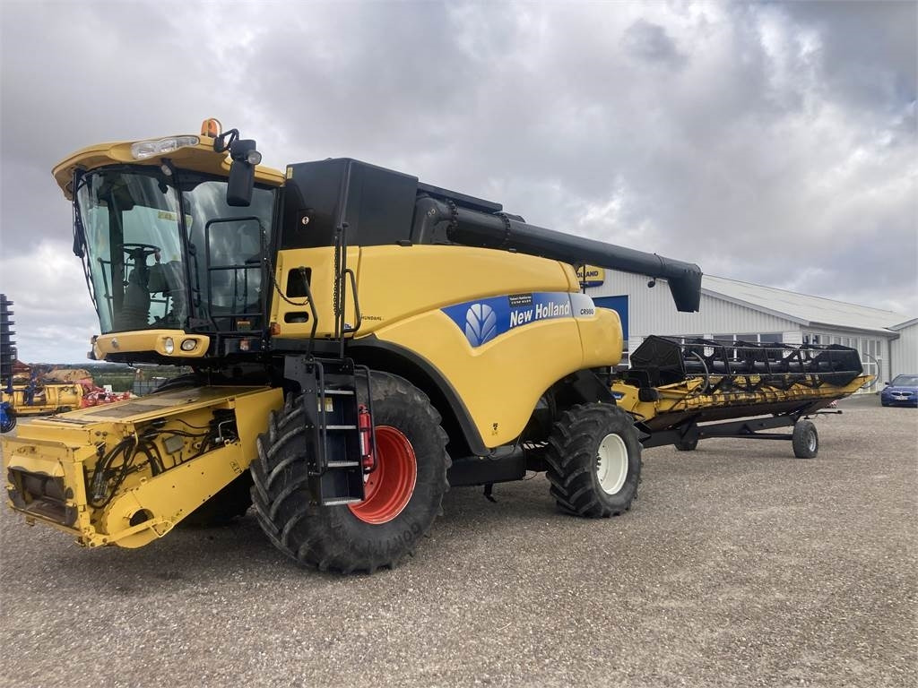 New Holland CR980SLH - Combine harvester: picture 5 New Holland CR980SLH - Combine harvester: picture 5