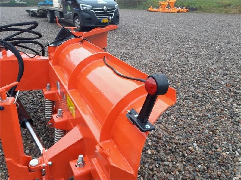 - - - BOXER AGRI - Snow plough for Agricultural machinery: picture 2 - - - BOXER AGRI - Snow plough for Agricultural machinery: picture 2