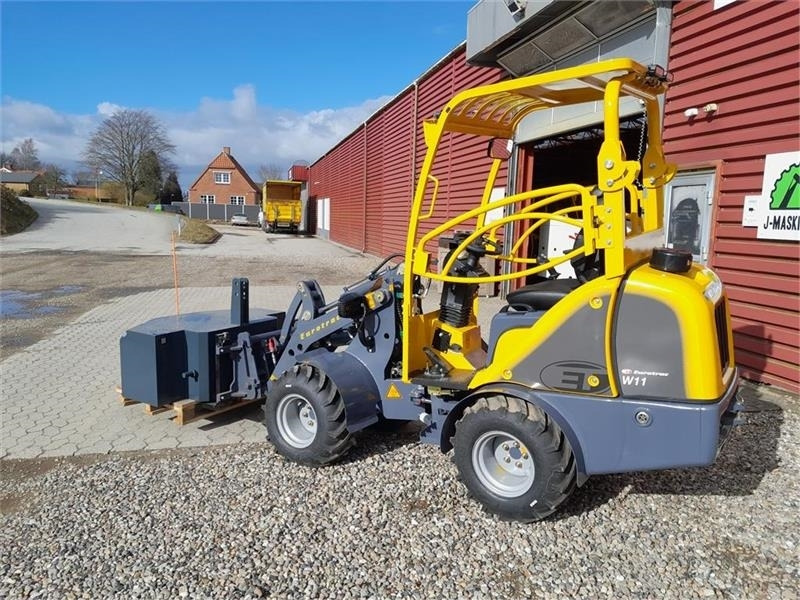Eurotrac W11 LAV TÅRN - Compact loader: picture 3 Eurotrac W11 LAV TÅRN - Compact loader: picture 3