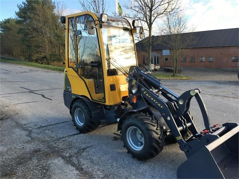 Eurotrac W11 Lav tårn og førerhus - Compact loader: picture 3 Eurotrac W11 Lav tårn og førerhus - Compact loader: picture 3