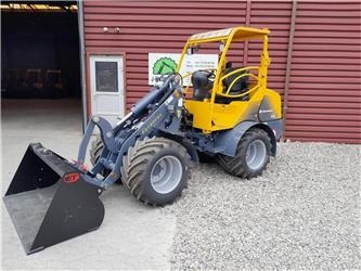 Eurotrac W12 - Compact loader: picture 1 Eurotrac W12 - Compact loader: picture 1