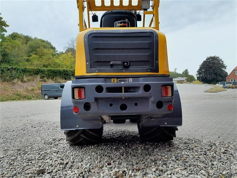 Eurotrac W12 F XL - Compact loader: picture 5 Eurotrac W12 F XL - Compact loader: picture 5