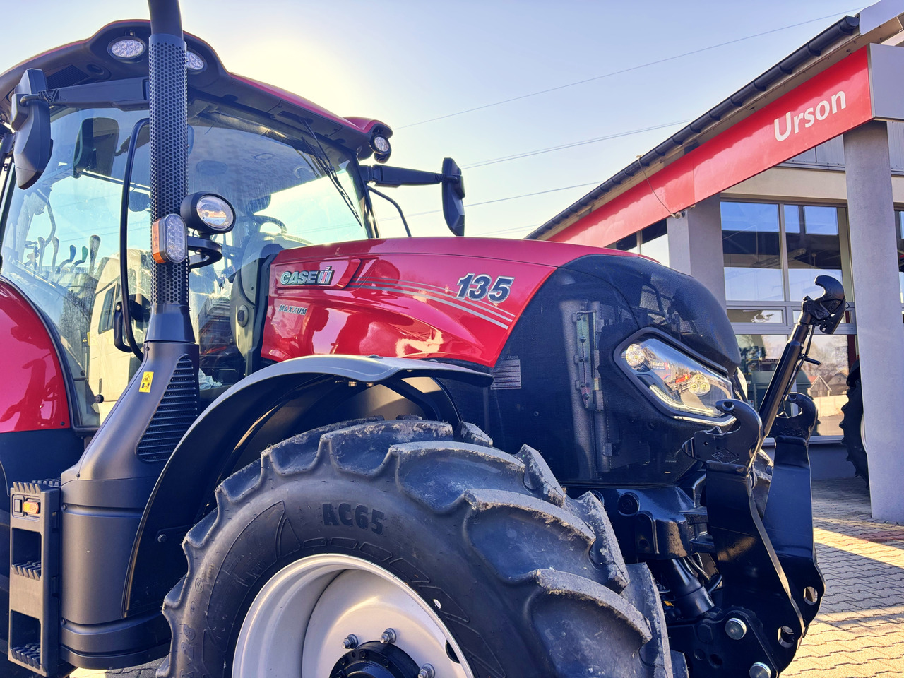 CASE Maxxum 135 - Farm tractor: picture 1 CASE Maxxum 135 - Farm tractor: picture 1