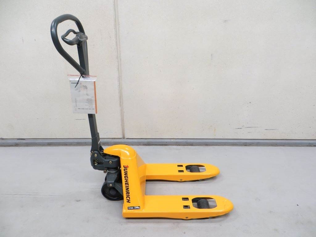 Jungheinrich AM 22 - Pallet truck: picture 1 Jungheinrich AM 22 - Pallet truck: picture 1