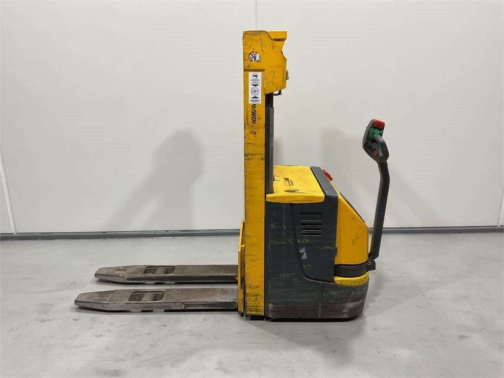 Jungheinrich EJC12 - Stacker: picture 3 Jungheinrich EJC12 - Stacker: picture 3