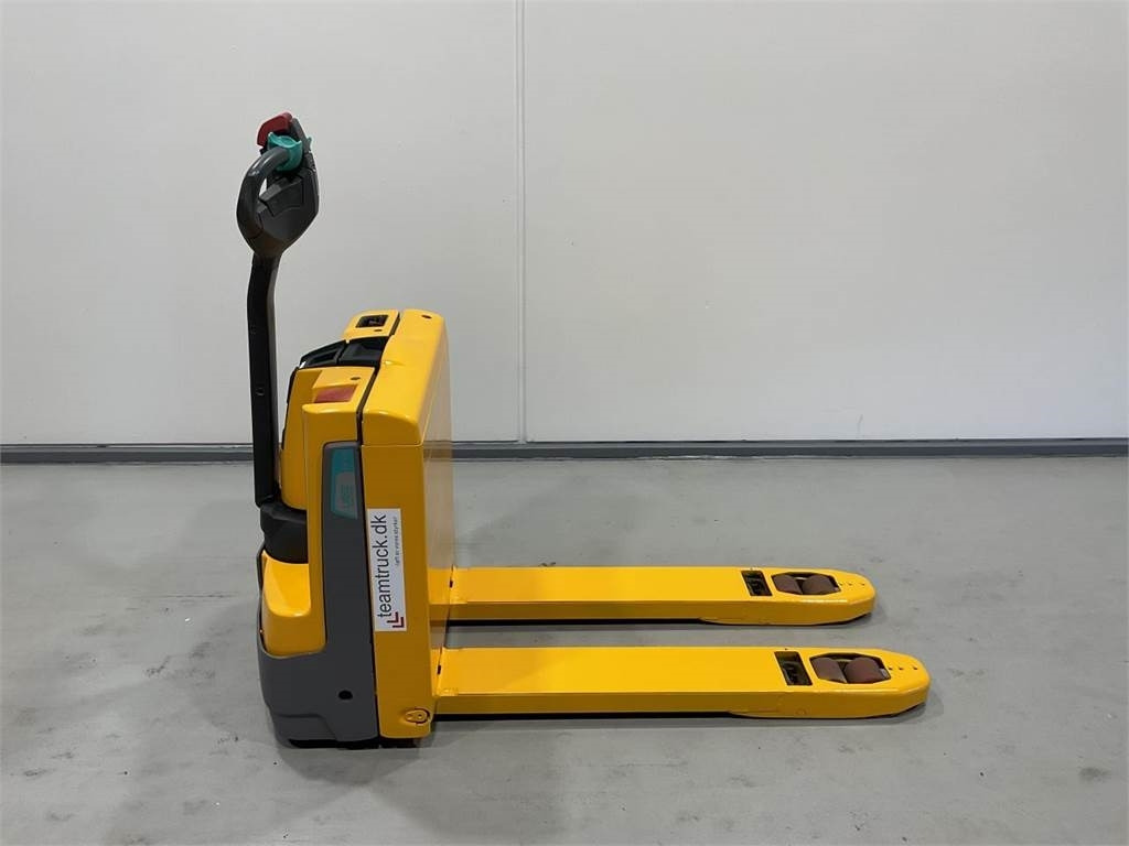 Jungheinrich EJE 112 - Pallet truck: picture 1 Jungheinrich EJE 112 - Pallet truck: picture 1