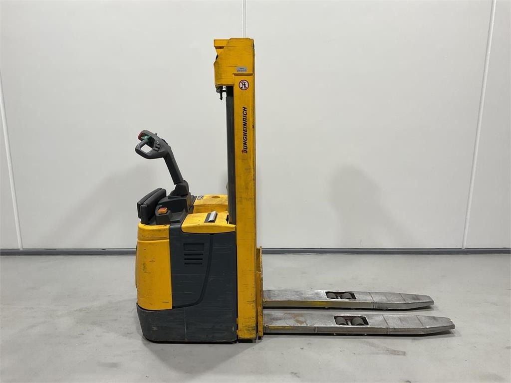 Jungheinrich ERC 214 - Stacker: picture 1 Jungheinrich ERC 214 - Stacker: picture 1