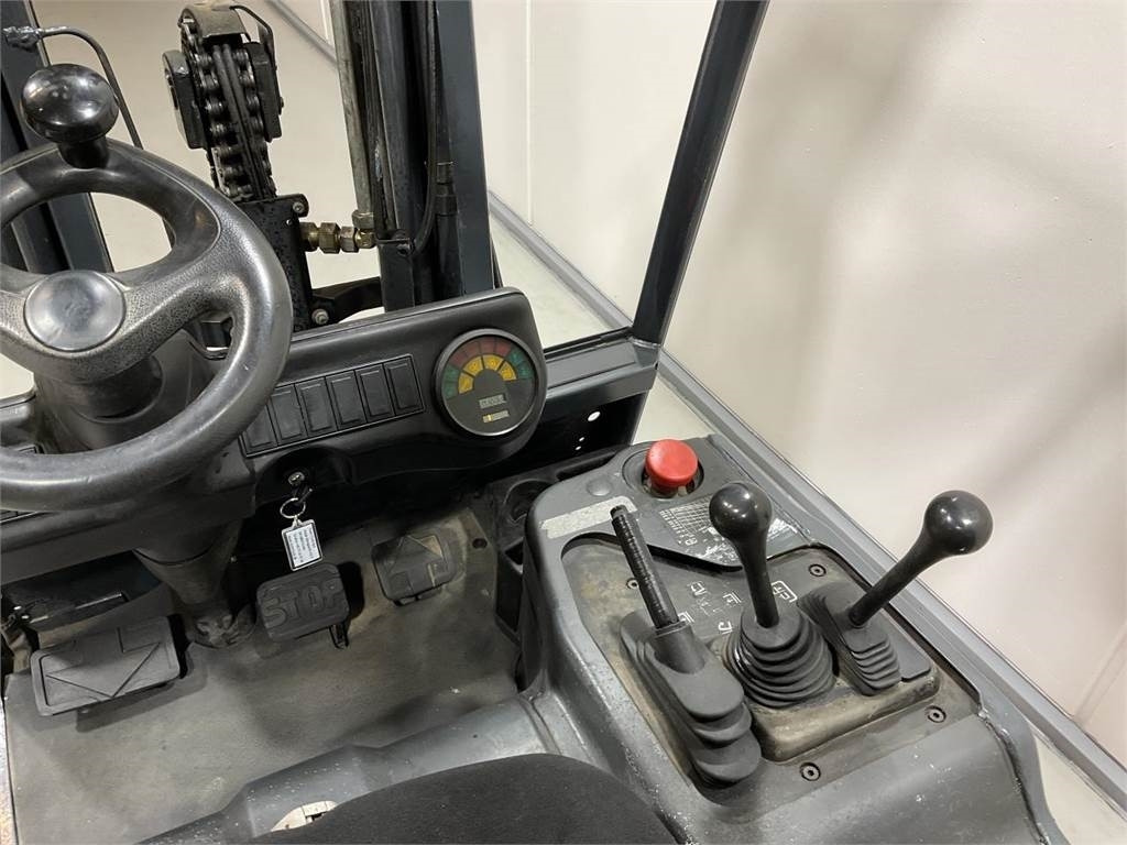 Linde E16 - Electric forklift: picture 3 Linde E16 - Electric forklift: picture 3