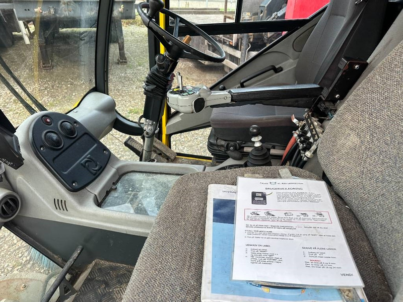 Johnston CN400 - Road sweeper: picture 2 Johnston CN400 - Road sweeper: picture 2