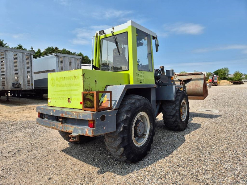 O & K L15 With bucket and quickshift - Wheel loader: picture 5 O & K L15 With bucket and quickshift - Wheel loader: picture 5