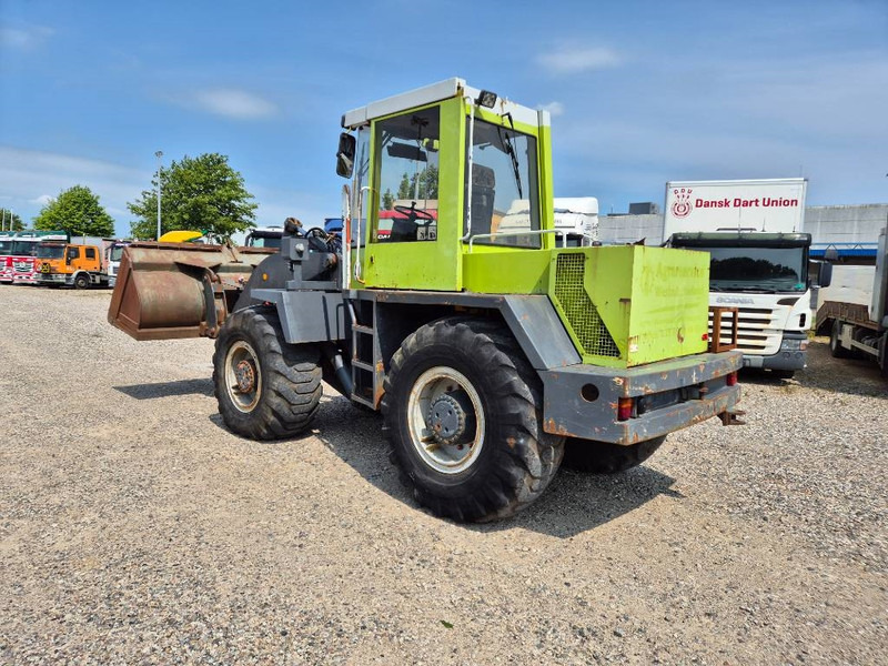 O & K L15 With bucket and quickshift - Wheel loader: picture 4 O & K L15 With bucket and quickshift - Wheel loader: picture 4