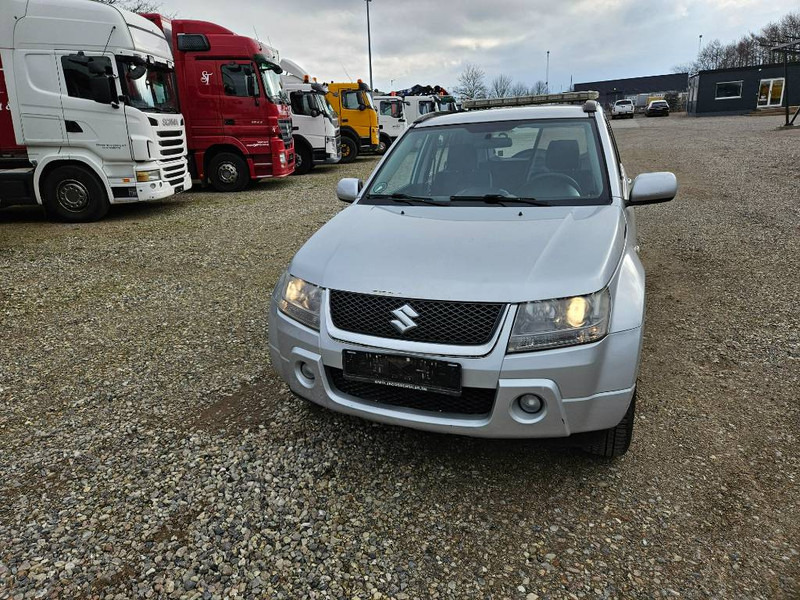 Suzuki Grand Vitara 2,0 GLX aut. Van 5d - Box van: picture 3 Suzuki Grand Vitara 2,0 GLX aut. Van 5d - Box van: picture 3