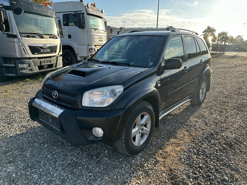 Toyota RAV4 2.0D 4x4 - Panel van: picture 1 Toyota RAV4 2.0D 4x4 - Panel van: picture 1