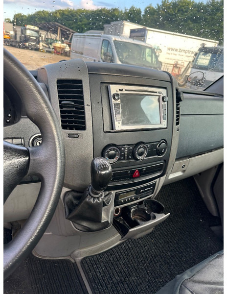 Volkswagen Crafter 2.5 TDI Car transporter - Panel van: picture 3 Volkswagen Crafter 2.5 TDI Car transporter - Panel van: picture 3