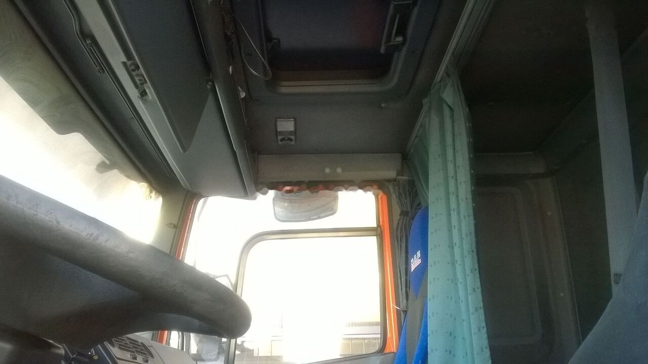 Curtainsider truck DAF CF 75.290: picture 9