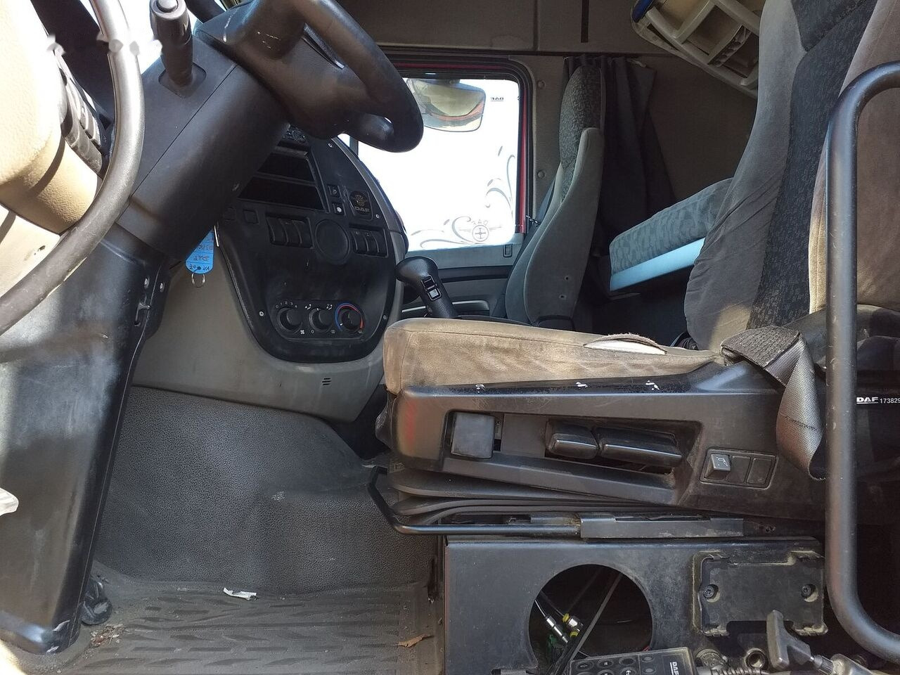 Tractor unit DAF XF105.510: picture 7