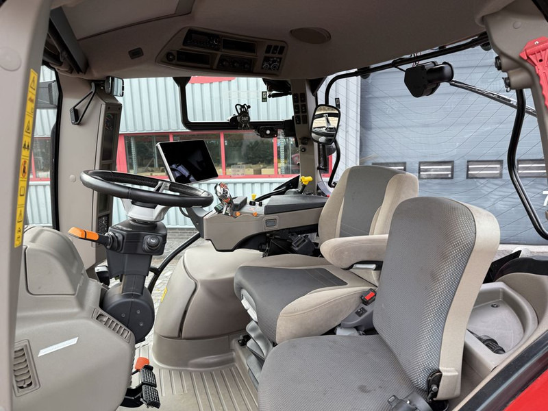 Case IH Maxxum 150 CVXDrive - Farm tractor: picture 5 Case IH Maxxum 150 CVXDrive - Farm tractor: picture 5