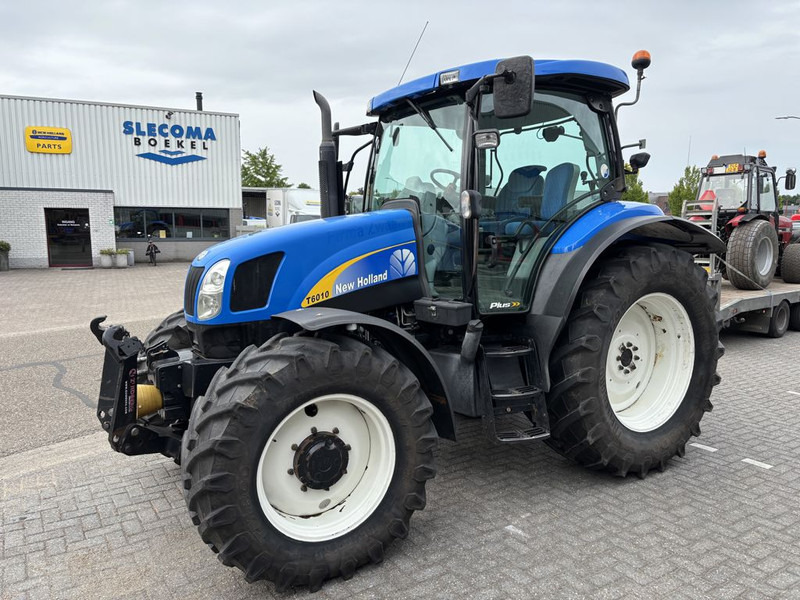 Farm tractor New Holland T6010 Plus Supersteer: picture 1