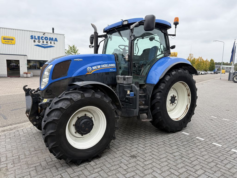 New Holland T7.210 Auto Command - Farm tractor: picture 1 New Holland T7.210 Auto Command - Farm tractor: picture 1