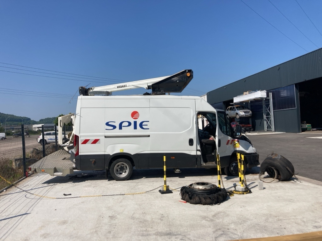 IVECO DAILY FOURGON  50C18 - Truck mounted aerial platform: picture 2 IVECO DAILY FOURGON  50C18 - Truck mounted aerial platform: picture 2