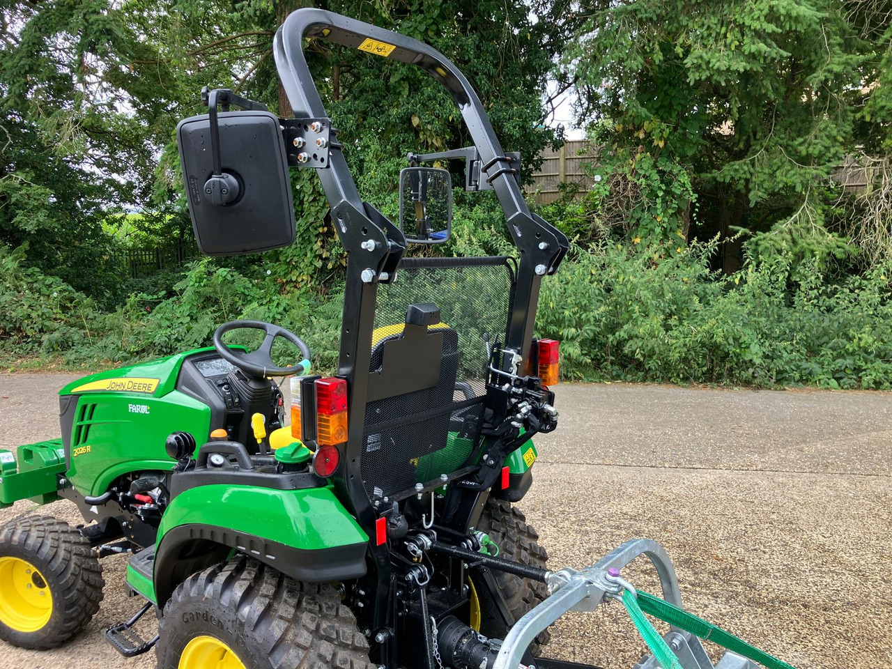 John Deere 2026R compact tractor - Compact tractor: picture 3 John Deere 2026R compact tractor - Compact tractor: picture 3