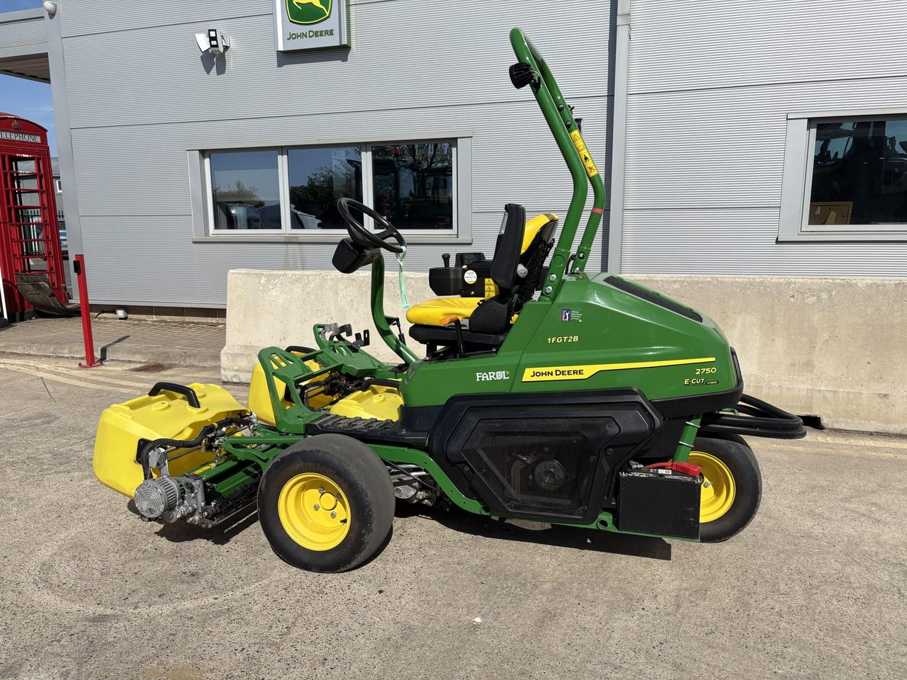 John Deere 2750E Triplex mower - Garden mower: picture 3 John Deere 2750E Triplex mower - Garden mower: picture 3