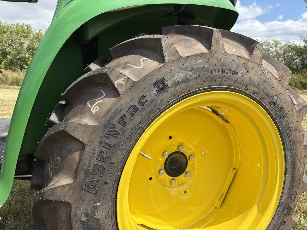 Compact tractor John Deere 3025E Compact Tractor: picture 7