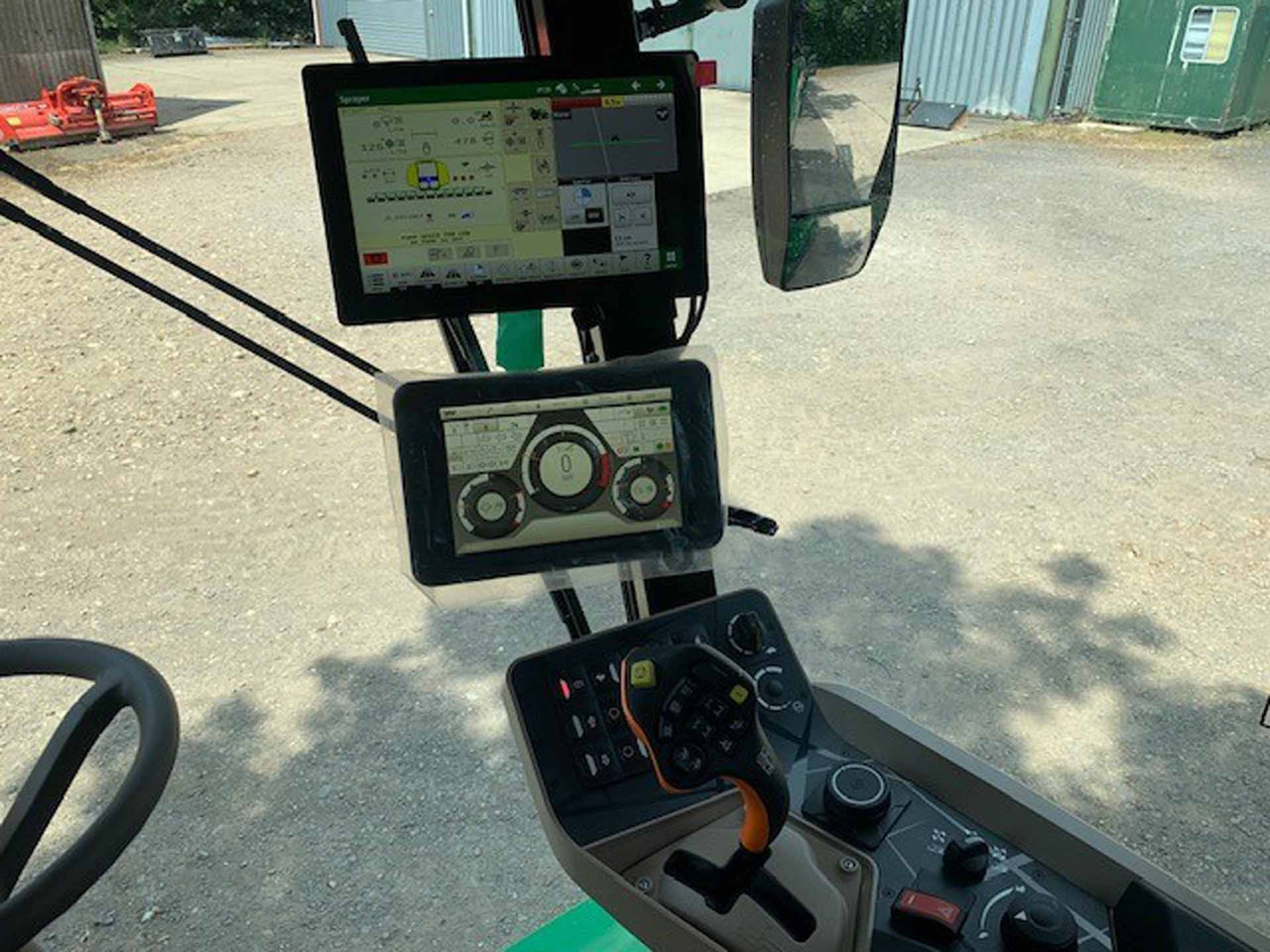 Sprayer John Deere 340M: picture 17