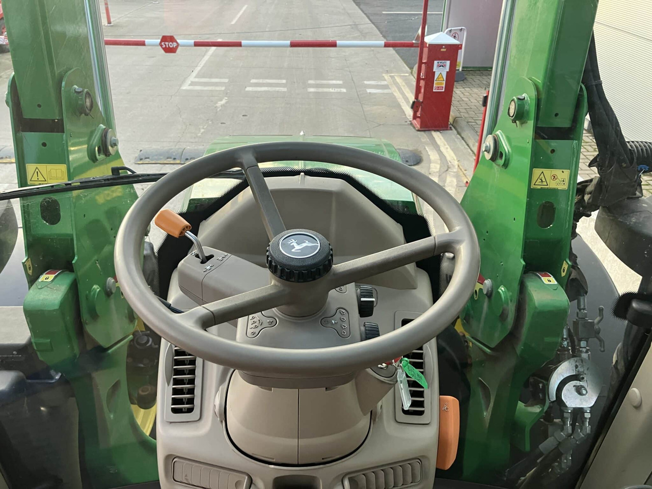Leasing of  John Deere 6120M John Deere 6120M: picture 13