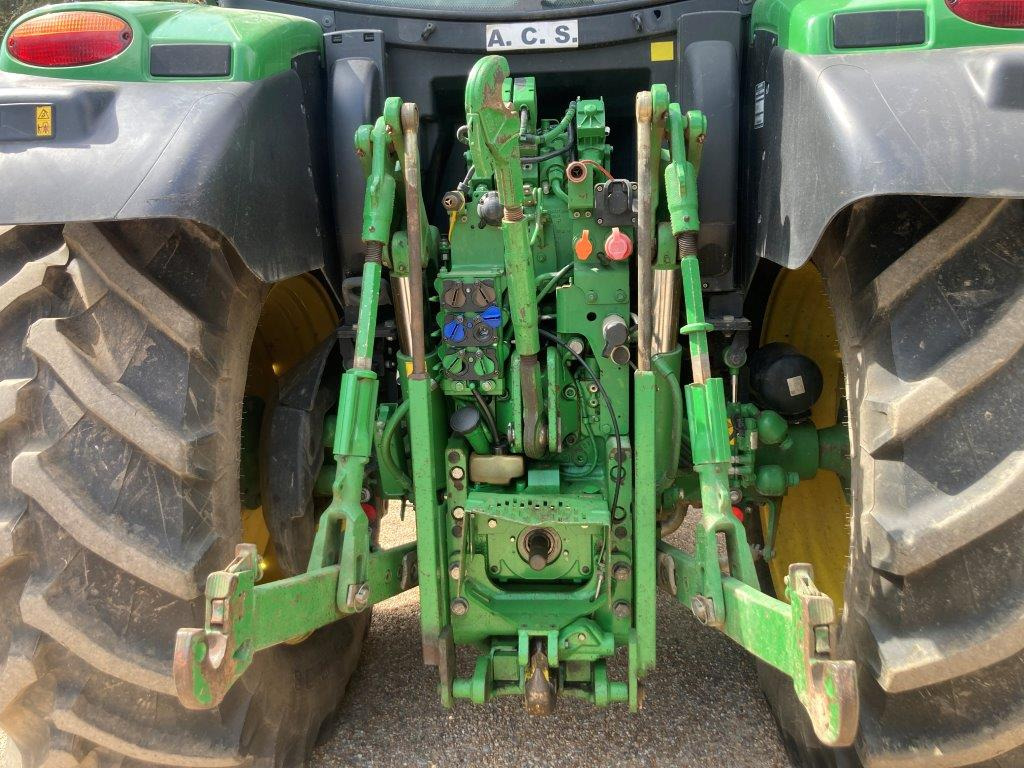 John Deere 6130R - Farm tractor: picture 5 John Deere 6130R - Farm tractor: picture 5