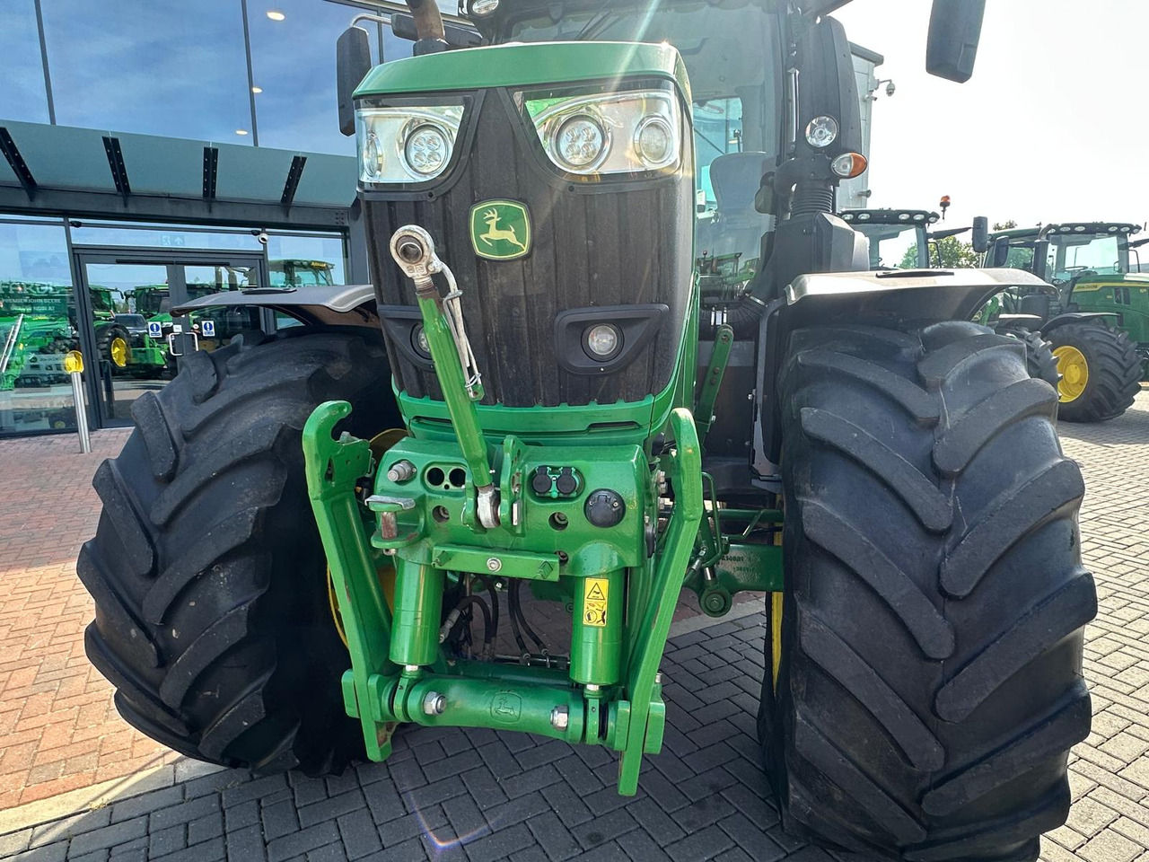 John Deere 6250R - Farm tractor: picture 2 John Deere 6250R - Farm tractor: picture 2