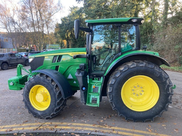 John Deere 6R 185 - Farm tractor: picture 1 John Deere 6R 185 - Farm tractor: picture 1