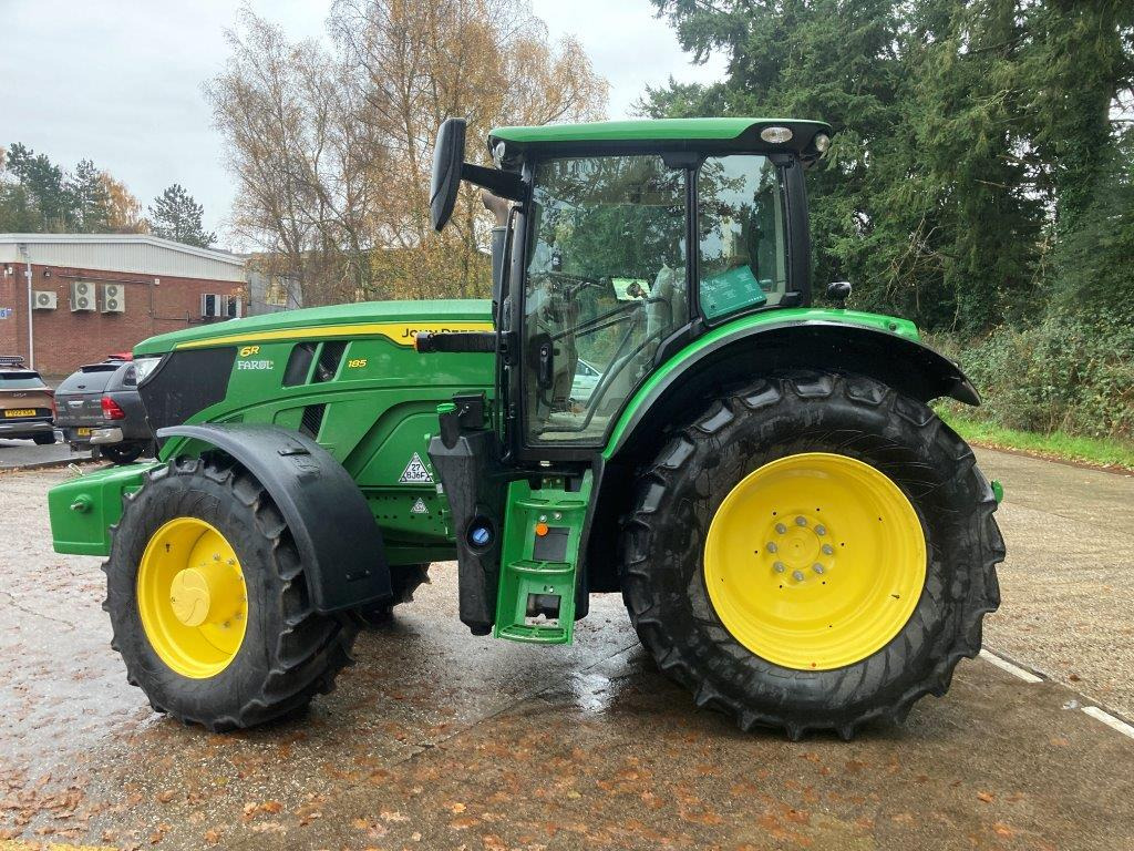 John Deere 6R 185 - Farm tractor: picture 1 John Deere 6R 185 - Farm tractor: picture 1