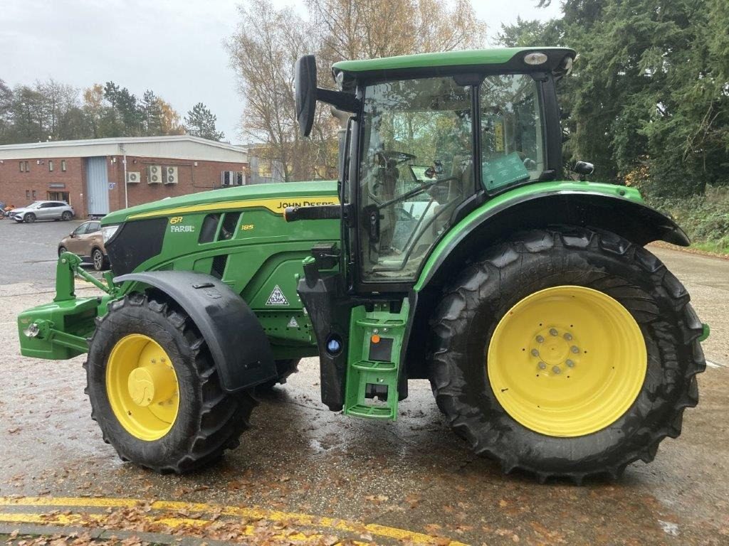 John Deere 6R 185 - Farm tractor: picture 1 John Deere 6R 185 - Farm tractor: picture 1