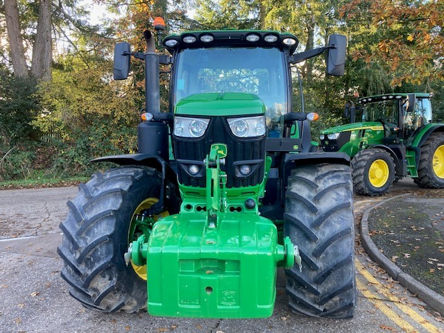 John Deere 6R 185 - Farm tractor: picture 2 John Deere 6R 185 - Farm tractor: picture 2