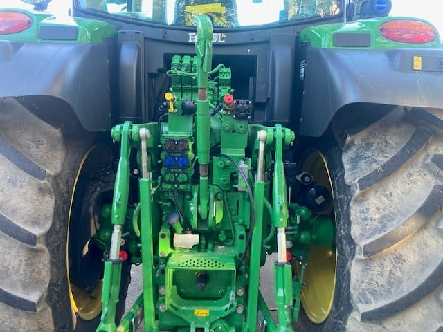 John Deere 6R 185 - Farm tractor: picture 5 John Deere 6R 185 - Farm tractor: picture 5